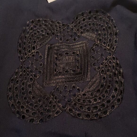 𝅺Daniel Rainn Lovina Embroidered Mixed‎ Material Top - Picture 5 of 5